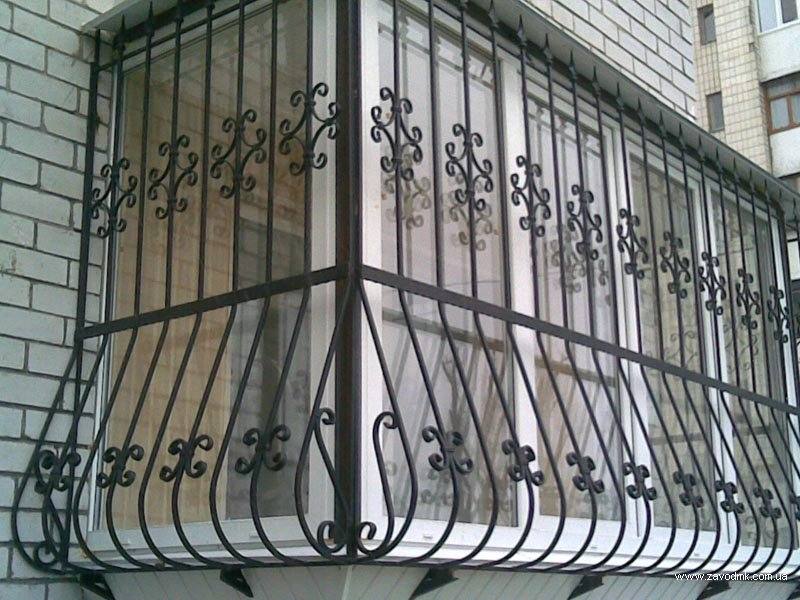 Решетка из бубликов и завитков