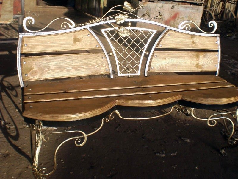 Уличная кованая скамейка стильный прованс