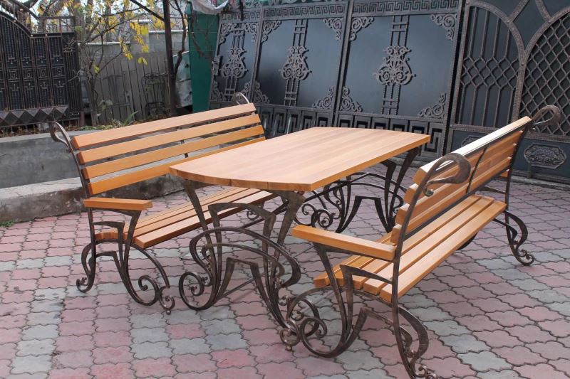 Уличные лавки и столы кованые